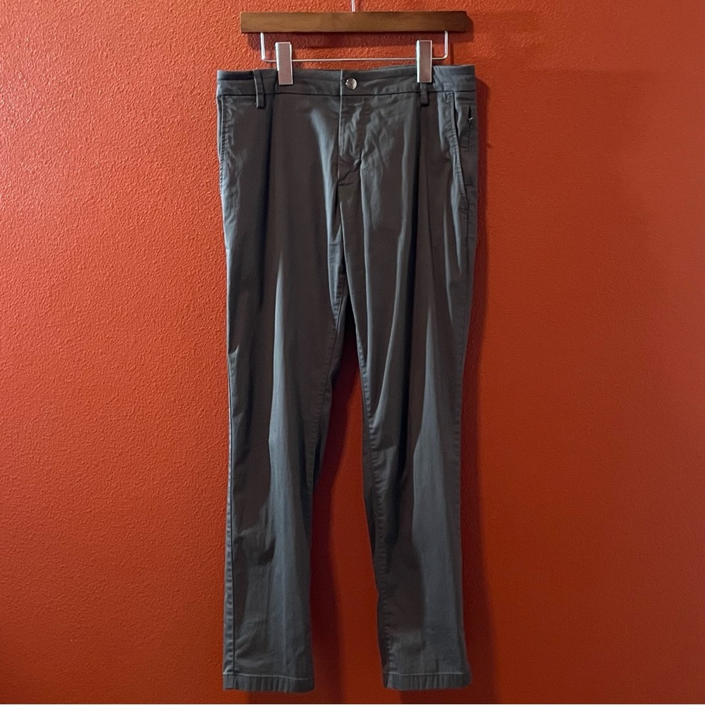 Birddogs Men’s Classic Gray Stretch Slim Tapered Fit Comfort‎ Khaki Pants
